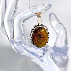 🌈 Lovely brown stone necklace